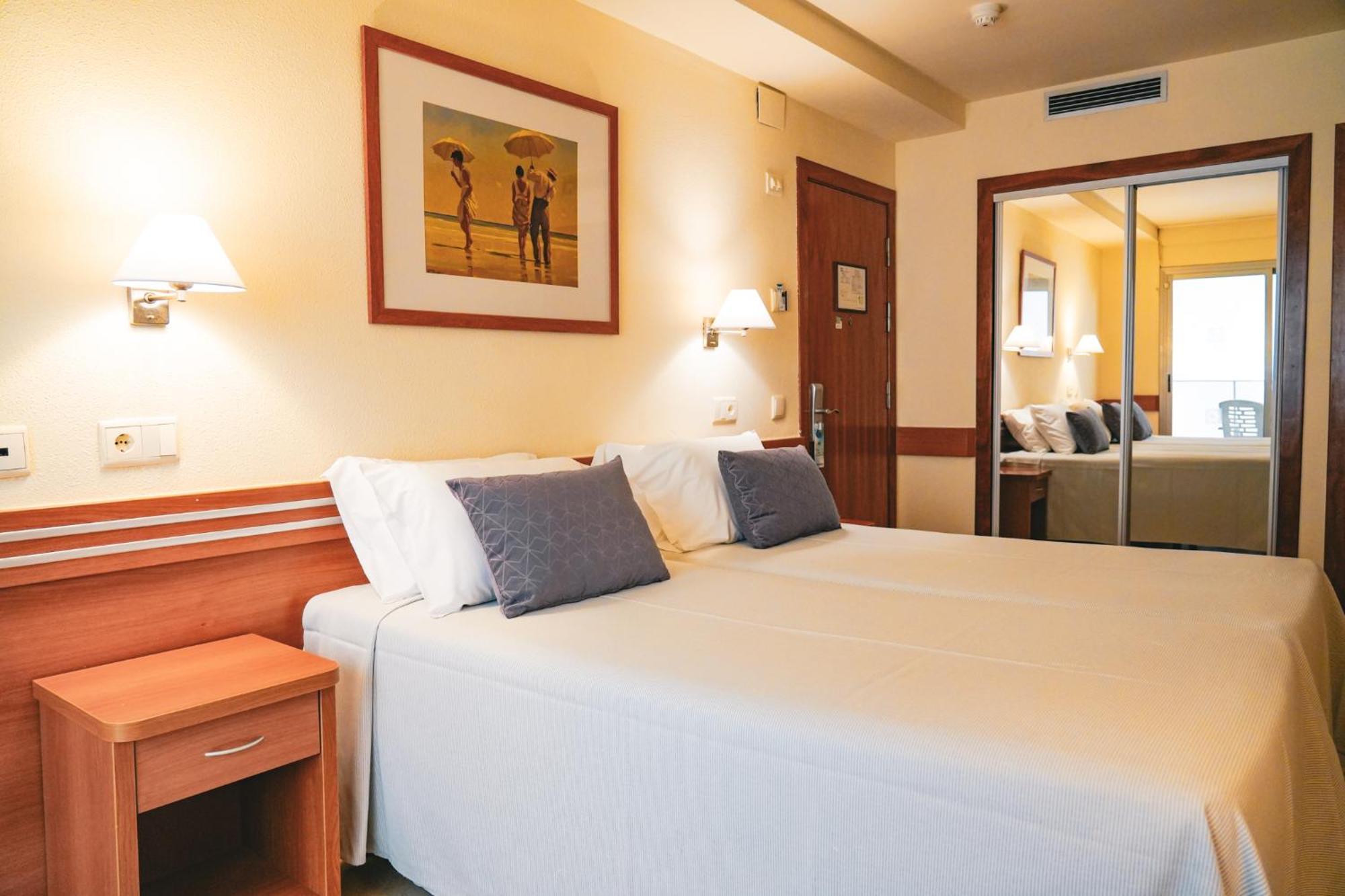 Htop Pineda Palace 4Sup - Adults Recommended #Htopbliss Pineda de Mar Room photo