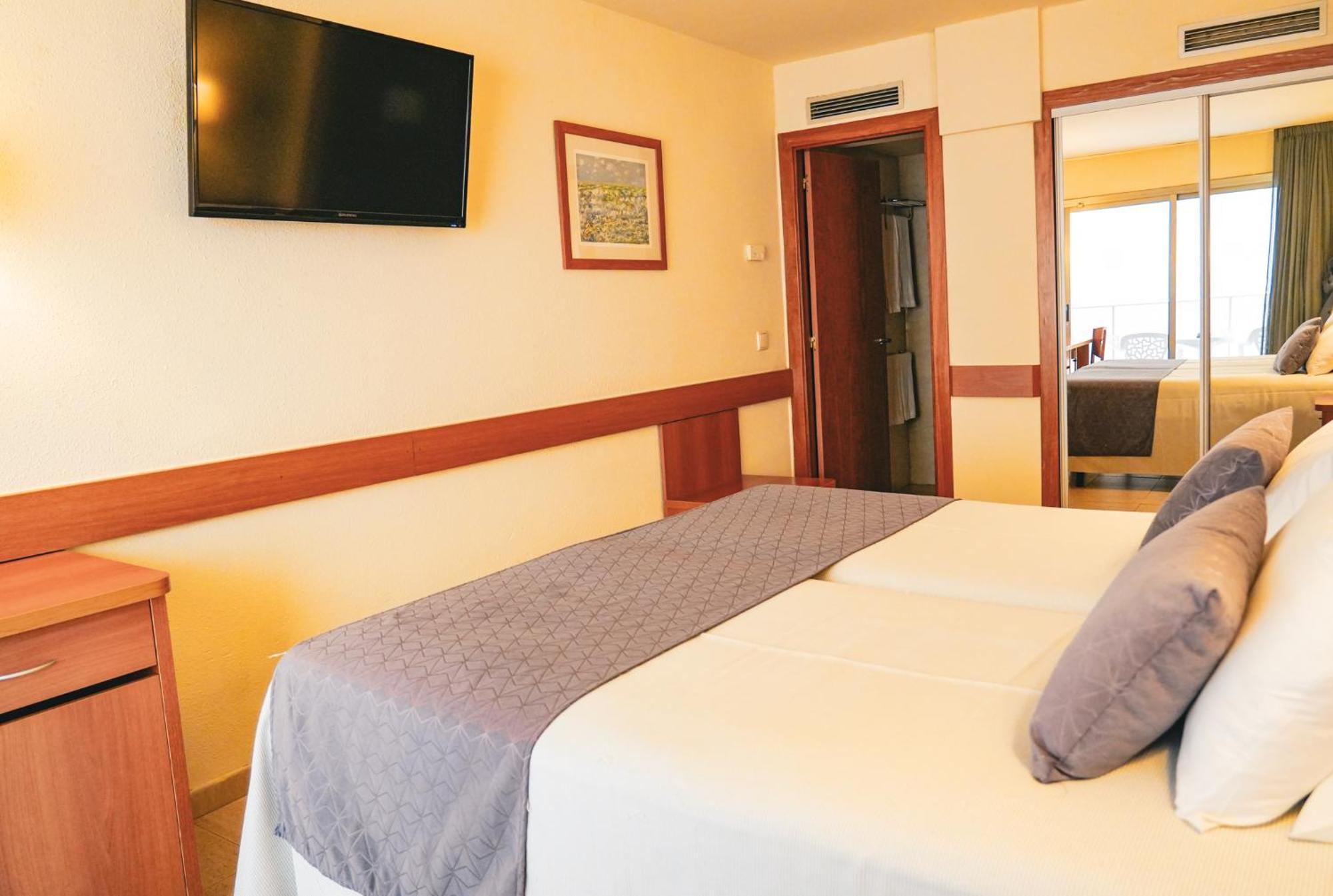 Htop Pineda Palace 4Sup - Adults Recommended #Htopbliss Pineda de Mar Room photo