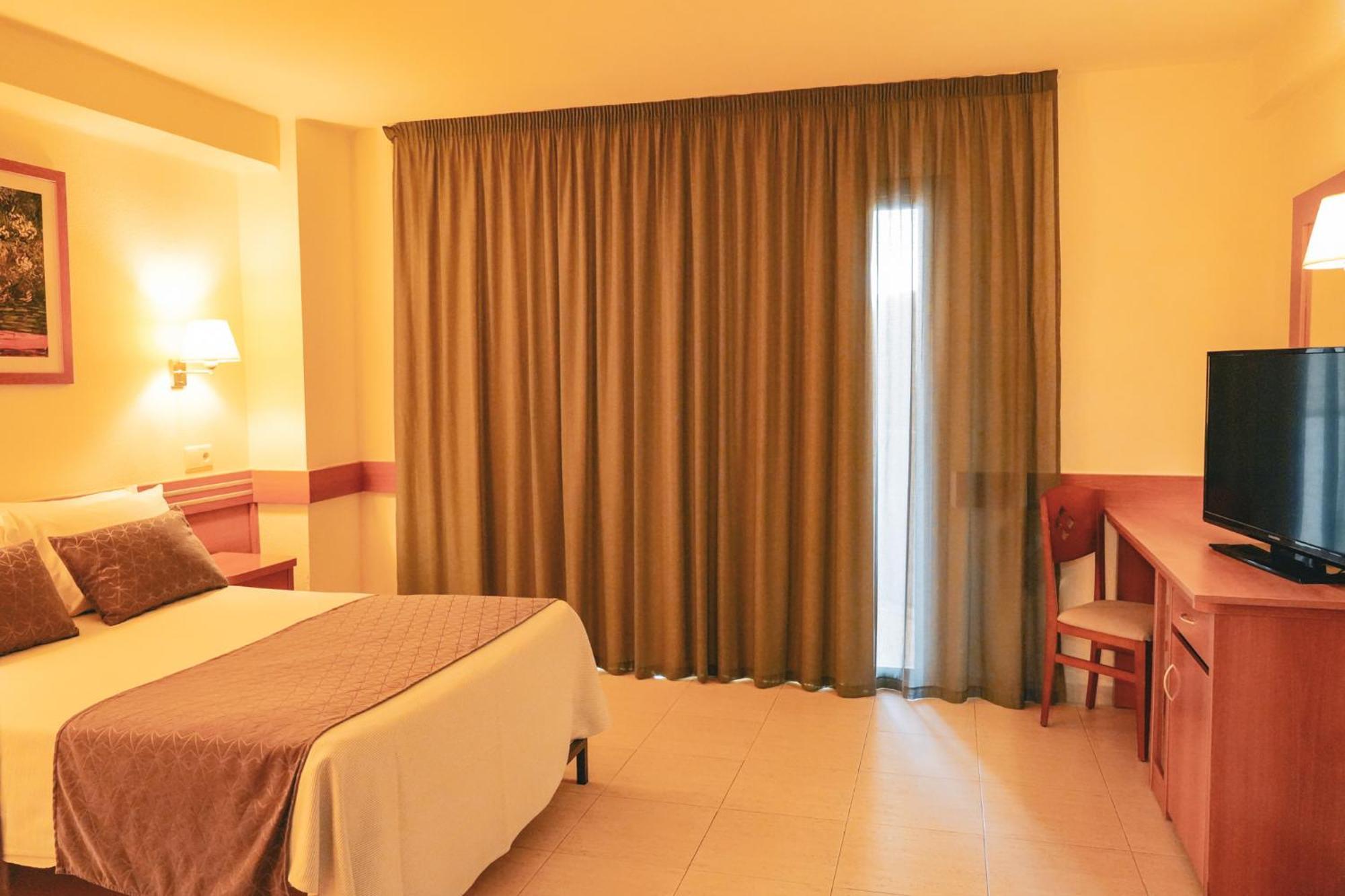 Htop Pineda Palace 4Sup - Adults Recommended #Htopbliss Pineda de Mar Room photo